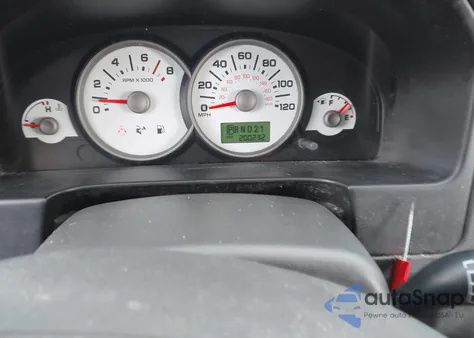 2005 Ford Escape Xlt z USA, uszkodzony, nr VIN 1FMYU93125KE47209